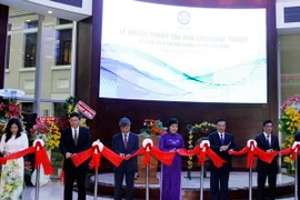 Gần 700 doanh nghiệp niêm yết trên thị trường chứng khoán