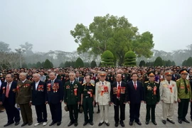 Tặng quà người có công trong chiến dịch Điện Biên Phủ