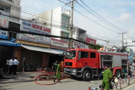 Hỏa hoạn thiêu rụi cửa hàng tạp hóa, một người tử vong