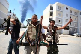 Các tay súng đột kích nhà Quốc hội, nghị sỹ Libya tháo chạy