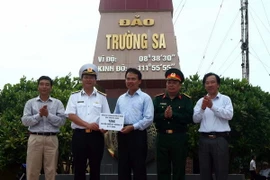Khánh thành mô hình cột mốc chủ quyền đảo Trường Sa