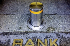 Pháp truy thuế hàng nghìn người có tài khoản nước ngoài