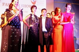 Trình diễn bộ sưu tập mới của hai nhà thiết kế Việt tại Italy