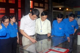 Lịch sử, văn hóa Việt Nam qua tư liệu và hình ảnh