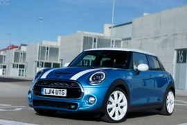 BMW bắt đầu sản xuất Mini hatch 5 cửa ở nhà máy Oxford