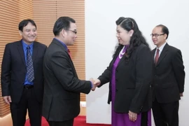 Phó Chủ tịch Quốc hội tiếp đại biểu thanh niên Lào và Campuchia