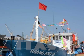 Quảng Ngãi: Ký hợp đồng đầu tiên về đóng tàu hậu cần nghề cá