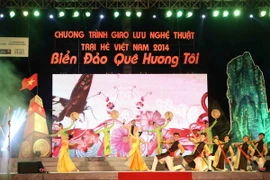 Giao lưu nghệ thuật Trại hè 2014 "Biển đảo quê hương tôi"