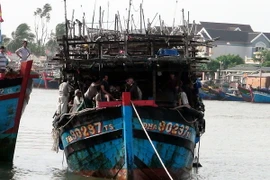 Quảng Nam cứu hộ an toàn 15 ngư dân gặp nạn trên biển