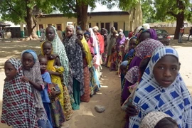 Các em nhỏ vô gia cư Nigeria. (Nguồn: AFP/ TTXVN)