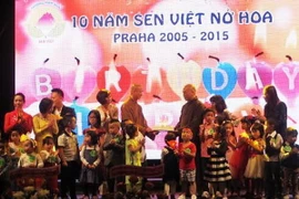 Một số hình ảnh lễ kỷ niệm 10 thành lập trường Mầm non Sen Việt tại Cộng hòa Séc. (Ảnh: Văn Bình/Vietnam+)