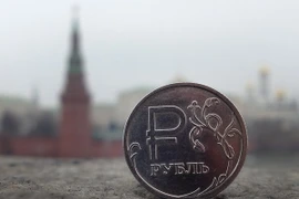Hình ảnh đồng ruble tại trung tâm thủ đô Moskva ngày 6/11/2014. (Nguồn: AFP/TTXVN)