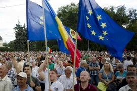 Hàng chục nghìn người biểu tình đòi Tổng thống từ chức tại Chisinau. (Nguồn: AFP/TTXVN)