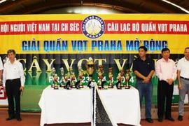 200 vận động viên tham dự giải tennis cho người Việt ở châu Âu