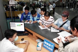 Kiểm tra công tác kiểm dịch quốc tế tại sân bay Nội Bài