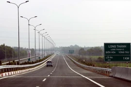 Từ 29/8, xe trên 10 tấn được vào cao tốc TP.HCM-Long Thành-Dầu Giây