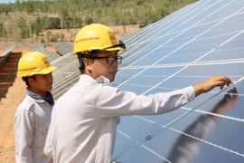 Đối với năng lượng gió và mặt trời, khoảng 25% số việc làm tạo ra là dành cho lao động tay nghề cao. (Ảnh: PV/Vietnam+)