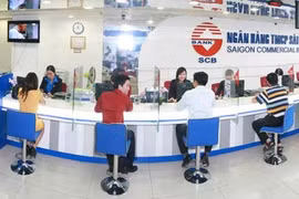 Giao dịch tại SCB. (Ảnh minh hoạ: CTV/Vietnam+)