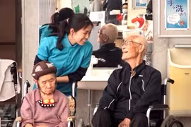 Lao động Việt Nam làm điều dưỡng tại Nhật Bản. (Ảnh: PV/Vietnam+)