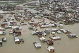 Quang cảnh lũ ở Iran nhìn từ trên cao. (Ảnh: Aaswat)