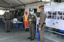 Lực lượng an ninh tại Thái Lan lập chốt chặn nhằm hạn chế đi lại. (Ảnh: Pattaya Mail)