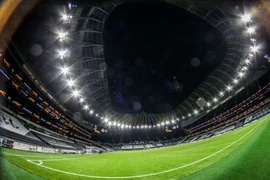 Trận đấu giữa Tottenham và Fulham đã không thể diễn ra do lo ngại COVID-19. (Ảnh: Pressform)
