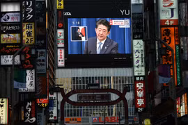 Kinh tế Nhật Bản đứng trước tương lai bấp bênh sau khi Thủ tướng Shinzo Abe từ chức. (Ảnh: Bloomberg)