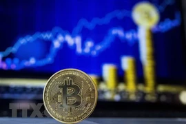 Đồng Bitcoin tại Tel Aviv, Israel. (Ảnh: AFP/TTXVN)