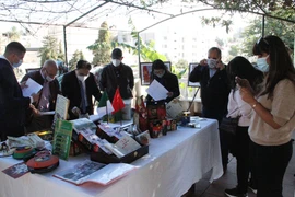 Quang cảnh buổi triển lãm. (Ảnh: TTXVN)