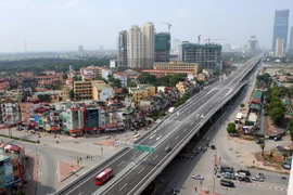 Đường vành đai 3 thành phố Hà Nội sử dụng nguồn vốn ODA của Nhật Bản. (Ảnh: Huy Hùng/TTXVN)