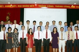 Gặp mặt các đại sứ và tổng lãnh sự mới được bổ nhiệm (nhiệm kỳ 2016-2019). (Ảnh: Nguyễn Dân/TTXVN)