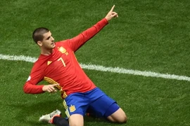 Người hùng của tuyển Tây Ban Nha Alvaro Morata sau khi ghi hai bàn cho đội nhà vào lưới đối thủ. (Nguồn: AFP/TTXVN)