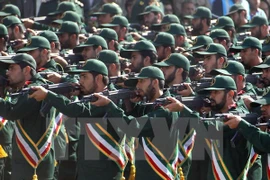 Lực lượng Vệ binh Cách mạng Hồi giáo Iran (IRGC) tại một buổi lễ diễu binh. (Nguồn: AFP/TTXVN)
