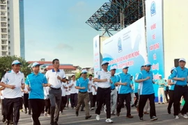 Báo Hà Nội mới tổ chức Lễ phát động Giải chạy Báo Hà Nội mới mở rộng lần thứ 43 tại Cung thể thao Quần Ngựa. (Ảnh: Nguyễn Thắng/TTXVN)