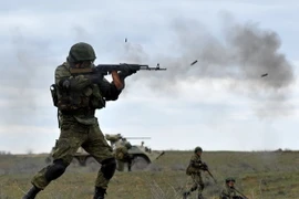 Binh sỹ Nga tham gia một cuộc diễn tập. (Nguồn: AFP/TTXVN)
