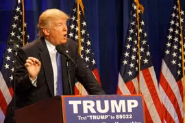 Ứng cử viên Tổng thống Donald Trump phát biểu trước những người ủng hộ tại Manchester, bang New Hampshire (Mỹ) ngày 13/6. (Nguồn: EPA/TTXVN)