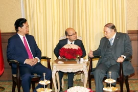 Thủ tướng Nguyễn Tấn Dũng hội kiến Tổng thống Algeria Abdelaziz Bouteflika. (Ảnh: Đức Tám/TTXVN)
