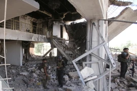 Binh sỹ Iraq tuần tra tại Baiji sau khi giành lại quyền kiểm soát thành phố này ngày 7/6. (Nguồn: AFP/TTXVN)