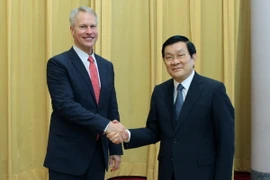 Chủ tịch nước Trương Tấn Sang tiếp Chủ tịch, kiêm Tổng Giám đốc Hãng Thông tấn Hoa Kỳ (AP) Gary Pruitt sang thăm và làm việc tại Việt Nam. (Ảnh: Nguyễn Khang/TTXVN)