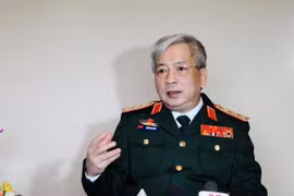 Thứ trưởng Bộ Quốc phòng Nguyễn Chí Vịnh trả lời phỏng vấn của phóng viên TTXVN tại Nhật Bản. (Ảnh: Nguyễn Tuyến-Gia Quân/Vietnam+)