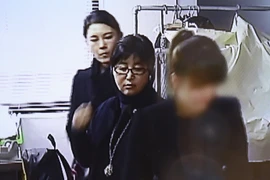 Bà Choi Soon-sil (giữa). (Nguồn: YONHAP/TTXVN)