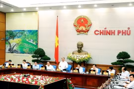 Thủ tướng Nguyễn Xuân Phúc chủ trì Phiên họp Chính phủ thường kỳ tháng 10 năm 2016. (Ảnh: Thống Nhất/TTXVN)