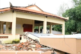 Công trình nhà văn hóa ấp 1, xã Tân An đã phải đập bỏ hoàn toàn khi vừa mới xây dựng với kinh phí gần 500 triệu đồng. (Ảnh: Sỹ Tuyên/TTXVN)