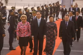 Chủ tịch nước Trần Đại Quang và Phu nhân tới Peru dự APEC. (Nguồn: Vụ thông tin báo chí)