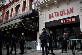 Cảnh sát Pháp gác tại thủ đô Paris ngày 12/11. (Nguồn: AFP/TTXVN)