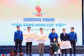 Bên cạnh lễ tuyên dương, Ban tổ chức còn hỗ trợ vốn, kiến thức cho các dự án khởi nghiệp của thanh niên khuyết tật./.
