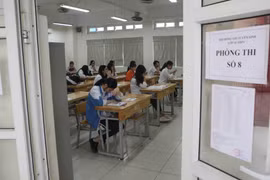 Thí sinh dự thi vào lớp 10. (Ảnh: PV/Vietnam+)