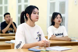 Thí sinh dự thi môn Toán. (Ảnh: TTXVN)