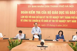 Thứ trưởng Bộ Giáo dục và Đào tạo Phạm Ngọc Thưởng phát biểu tại buổi làm việc. (Ảnh: Nguyễn Cúc/TTXVN)