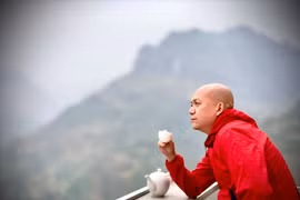 Những nhân sự trong ngành du lịch như N.T.Trung đã và đang phải trải qua 4 "mùa COVID" đầy bão tố. (Ảnh: NVCC)
